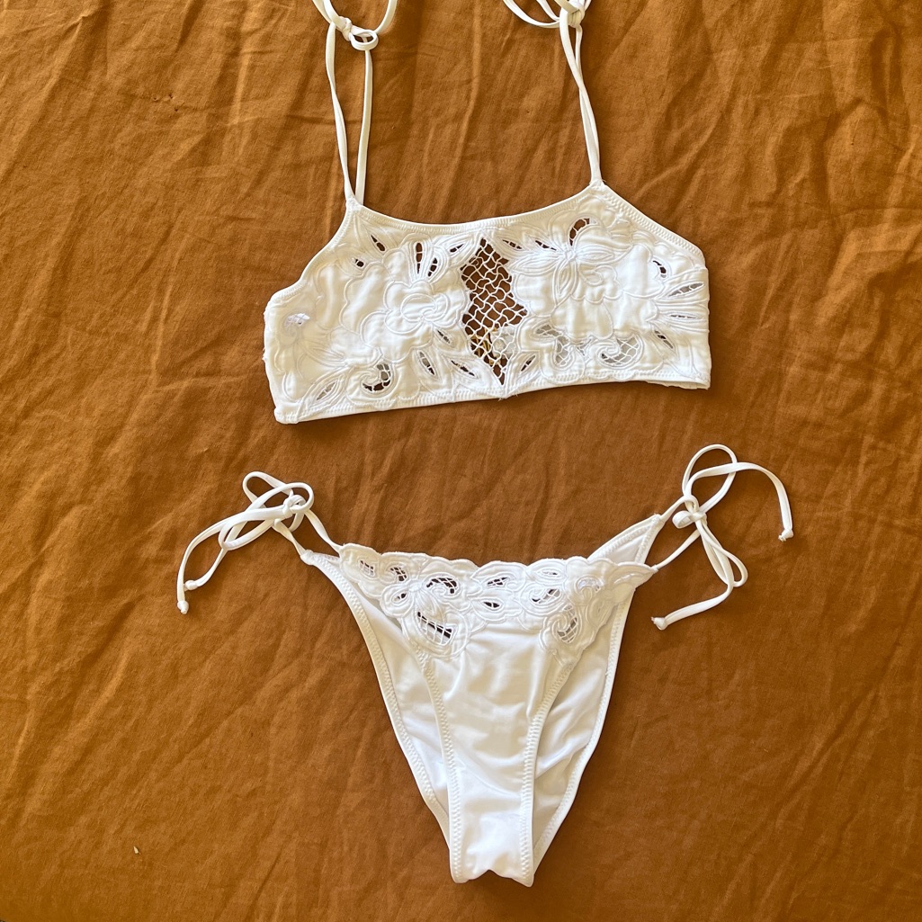 Set White Lace Beach Bunny Bikini
